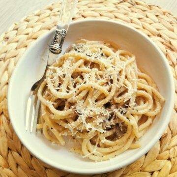 Maccheroni alla Chitarra (Guitar String Spaghetti) with Rich