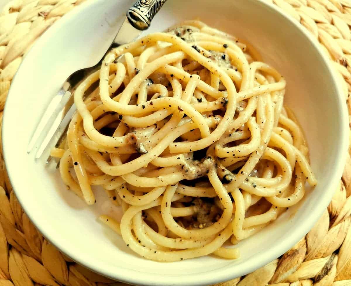 pasta cacio e pepe recipe from Rome