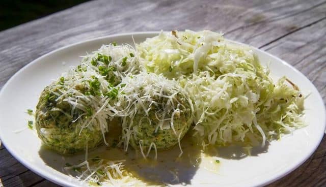 canederli with cabbage