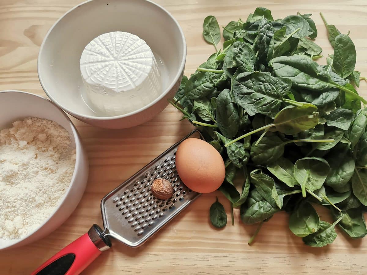 Spinach, nutmeg, ricotta, Parmigiano Reggiano and fresh nutmeg.