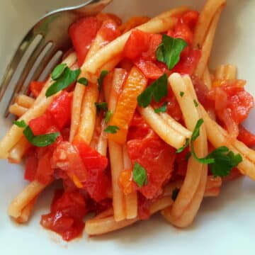 casarecce pasta alla peperonata (sweet pepper sauce)