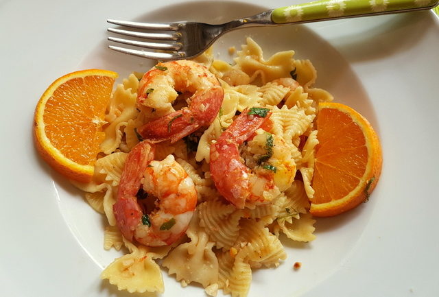 Farfalle pasta with prawns and orange