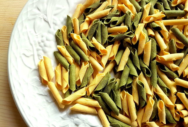 Green and white garganelli pasta 