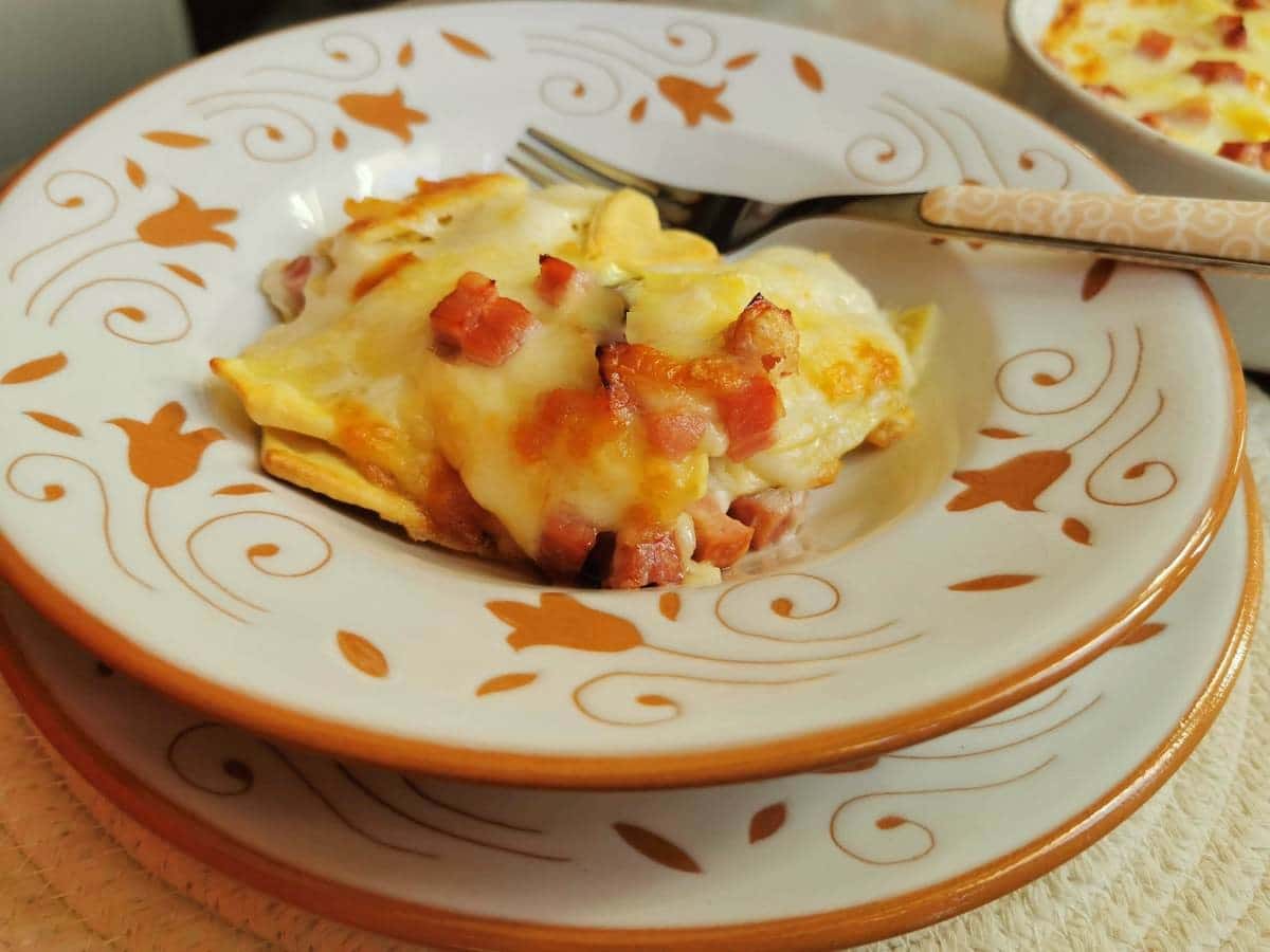 Ham and cheese pasta bake.