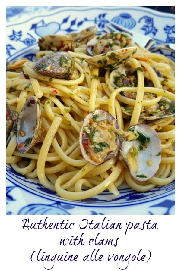 linguine pasta alle vongole - pasta with clams