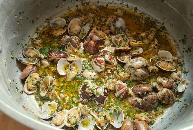 cooked clam sauce in large pot for pasta alle vongole