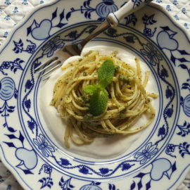 linguine pasta with mint pesto