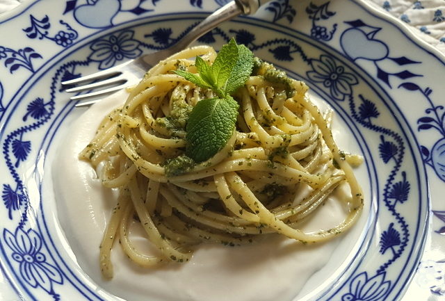 linguine pasta with mint pesto and ricotta