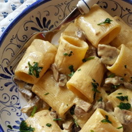 mezzi paccheri with mushrooms and cream