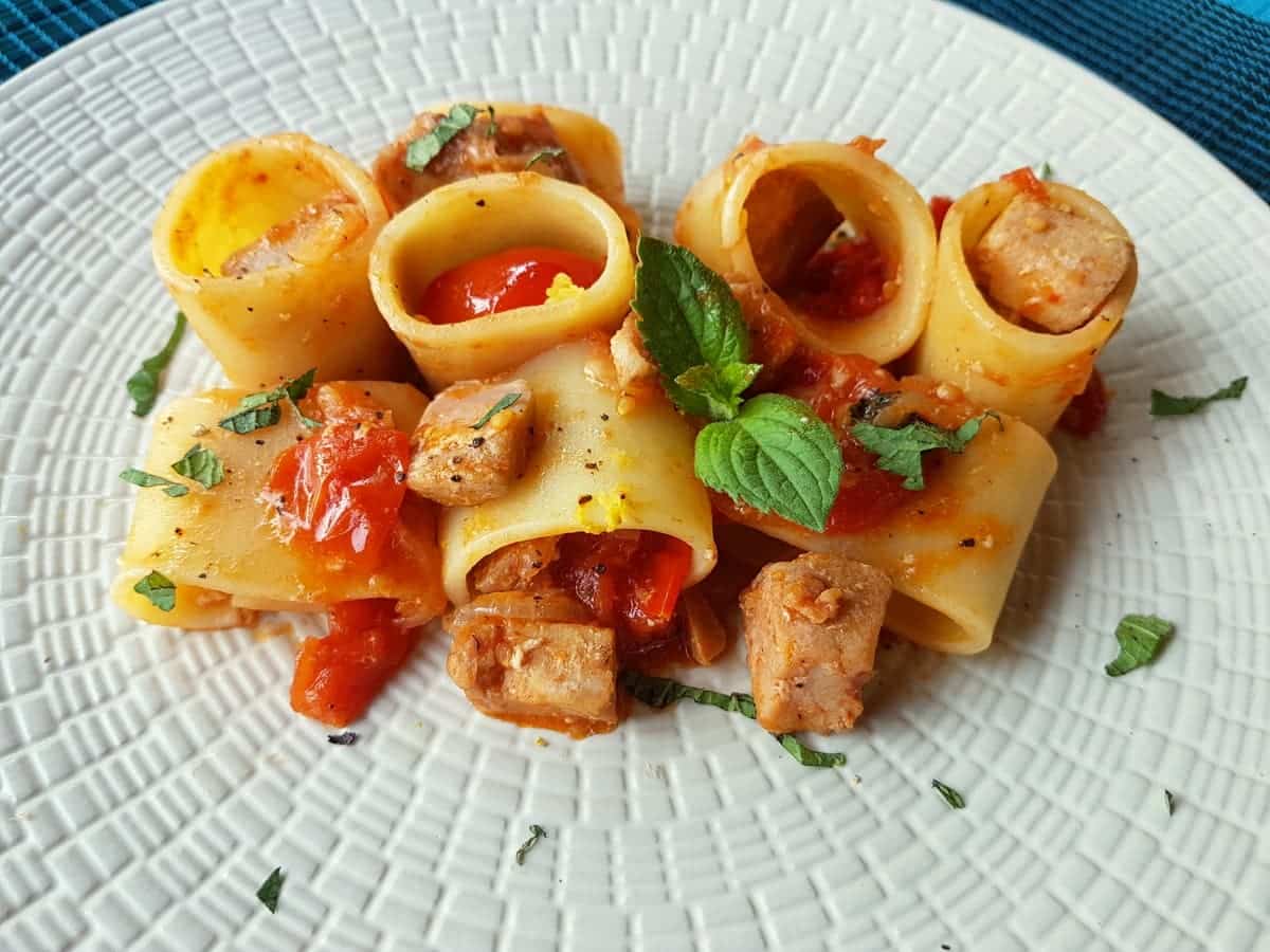 Paccheri with fresh tuna ragu