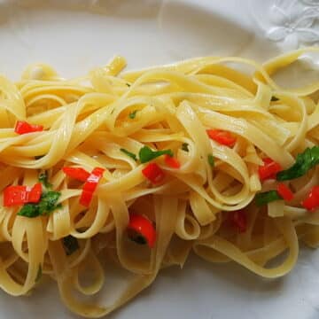 pasta aglio, olio, peperoncino
