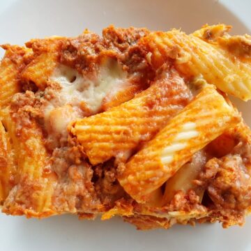 Pasta al forno in a bowl.