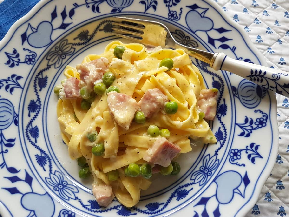 Pasta alla Papalina in a bowl.