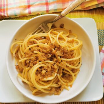 Pasta with breadcrumbs.