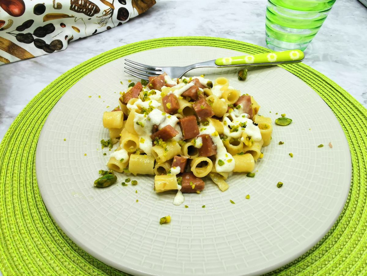 pasta with mortadella and pistachios