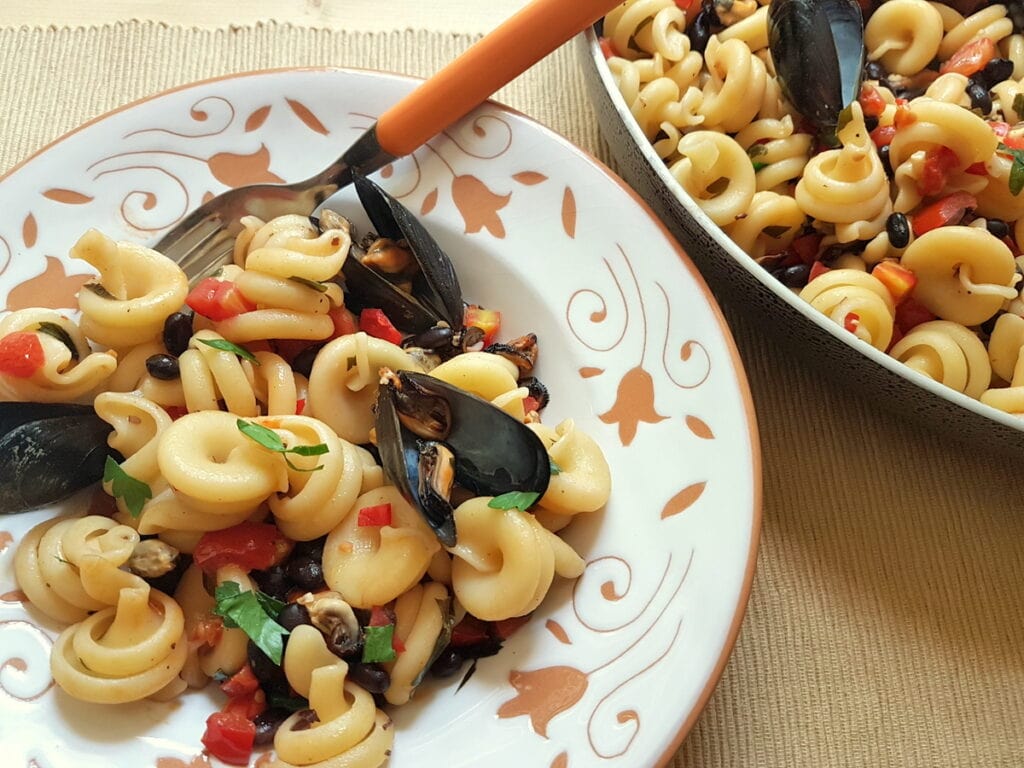 vesuvio pasta with mussels and beans