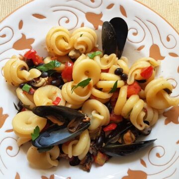 pasta with mussels and beans