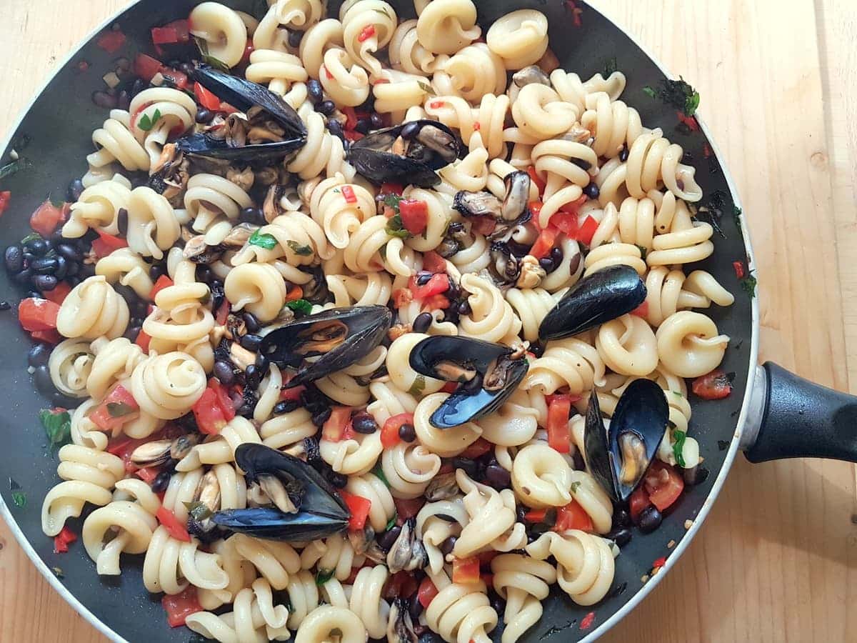 Pasta with mussels and beans (cozze e fagioli) The Pasta Project