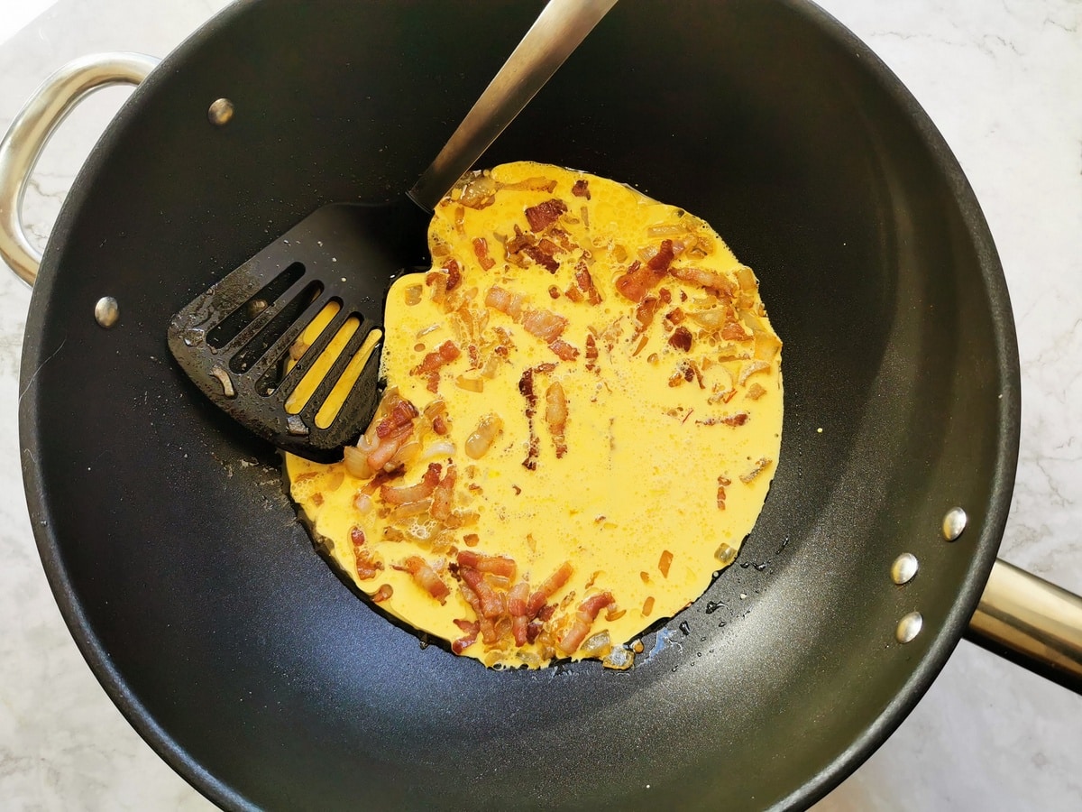 Saffron sauce in a pan.