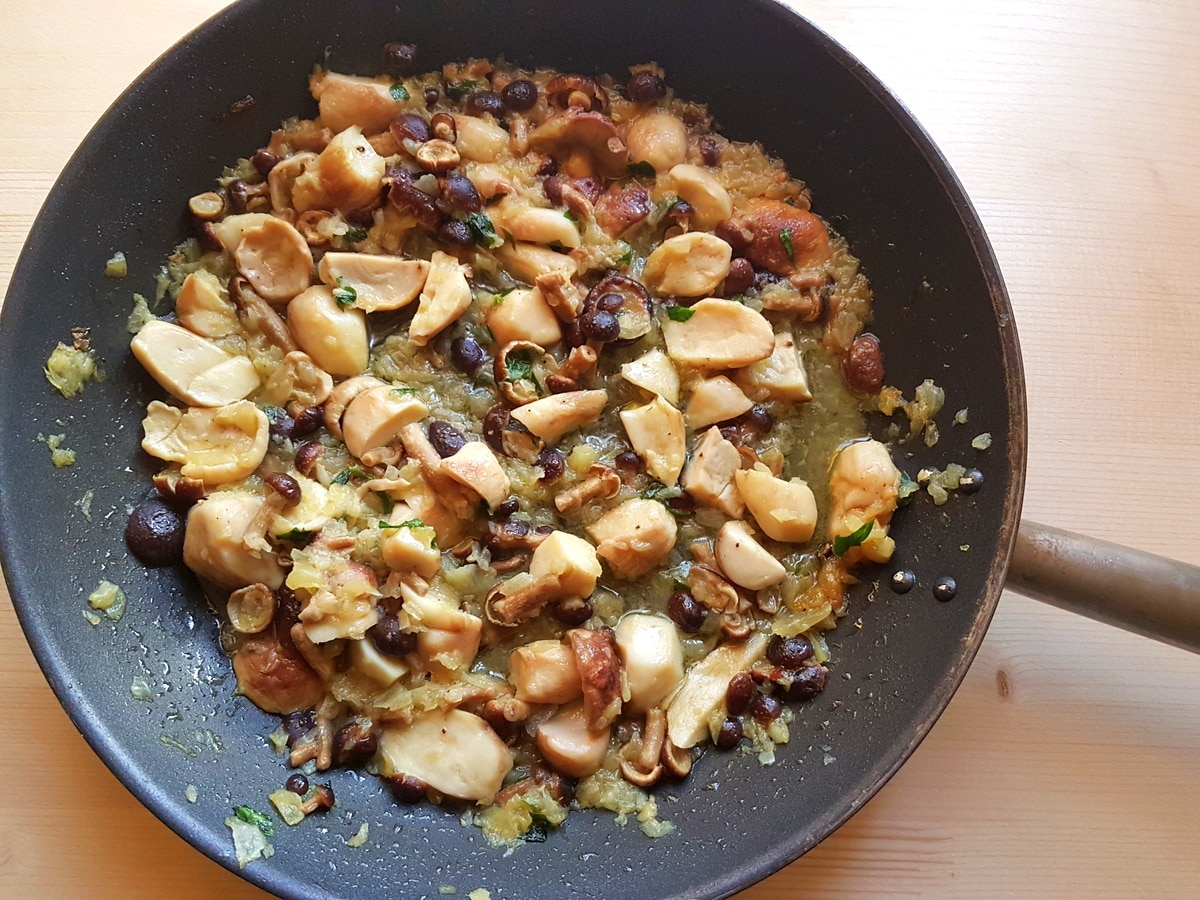 cooked mushrooms in skillet