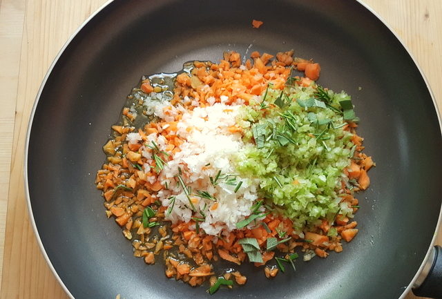 ingredients for white ragu in frying pan