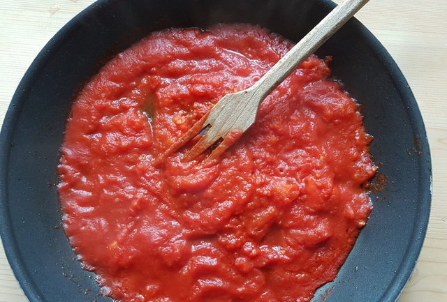 homemade tomato sauce in frying pan