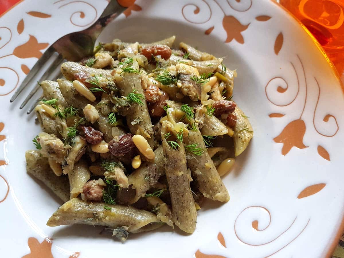 Sardine pasta garnished with breadcrumbs