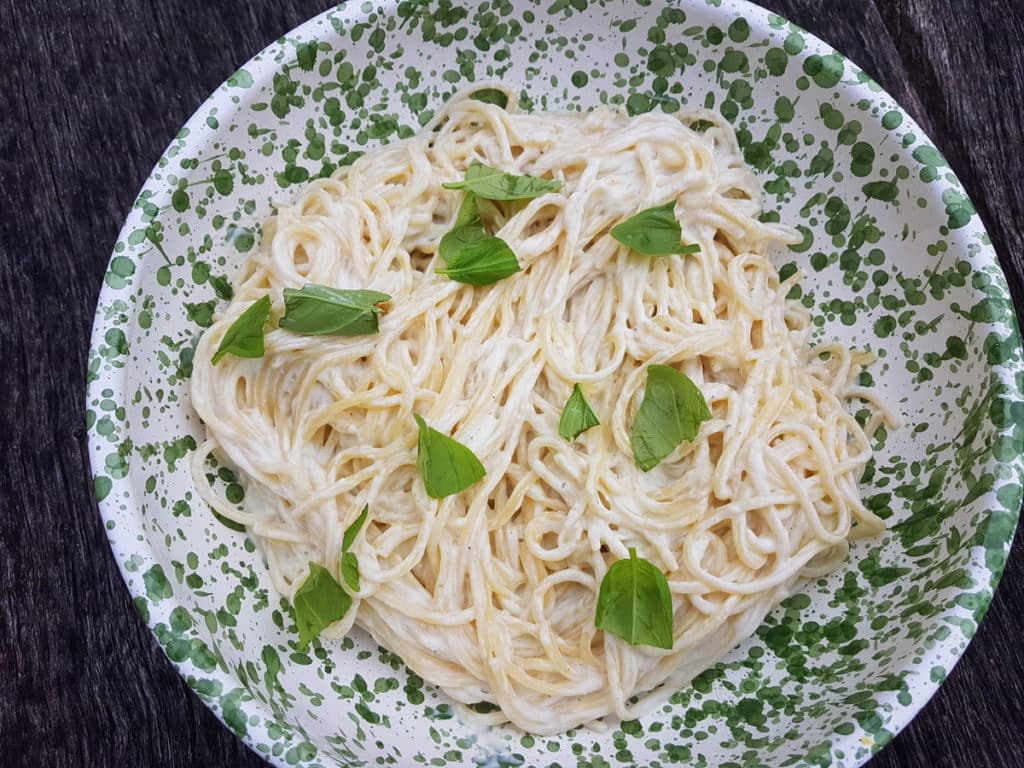 Spaghetti al limone with ricotta, basil and lemon 