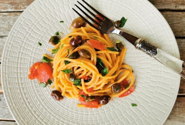 Spaghetti Alla Puttanesca The Authentic Italian Recipe The Pasta Project