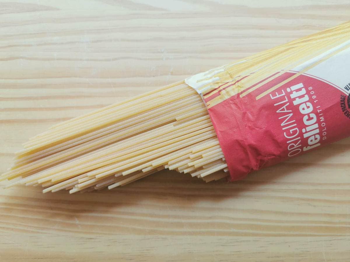 Dried spaghettone from pasta makers Felicetti.
