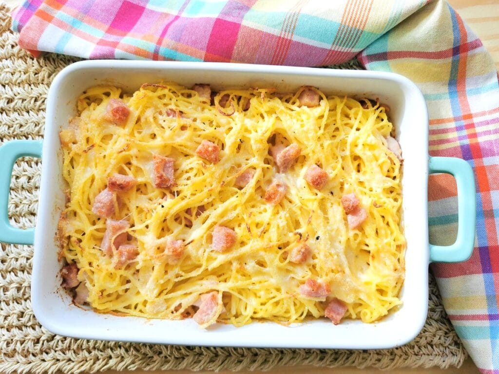 tagliolini au gratin with ham and cream