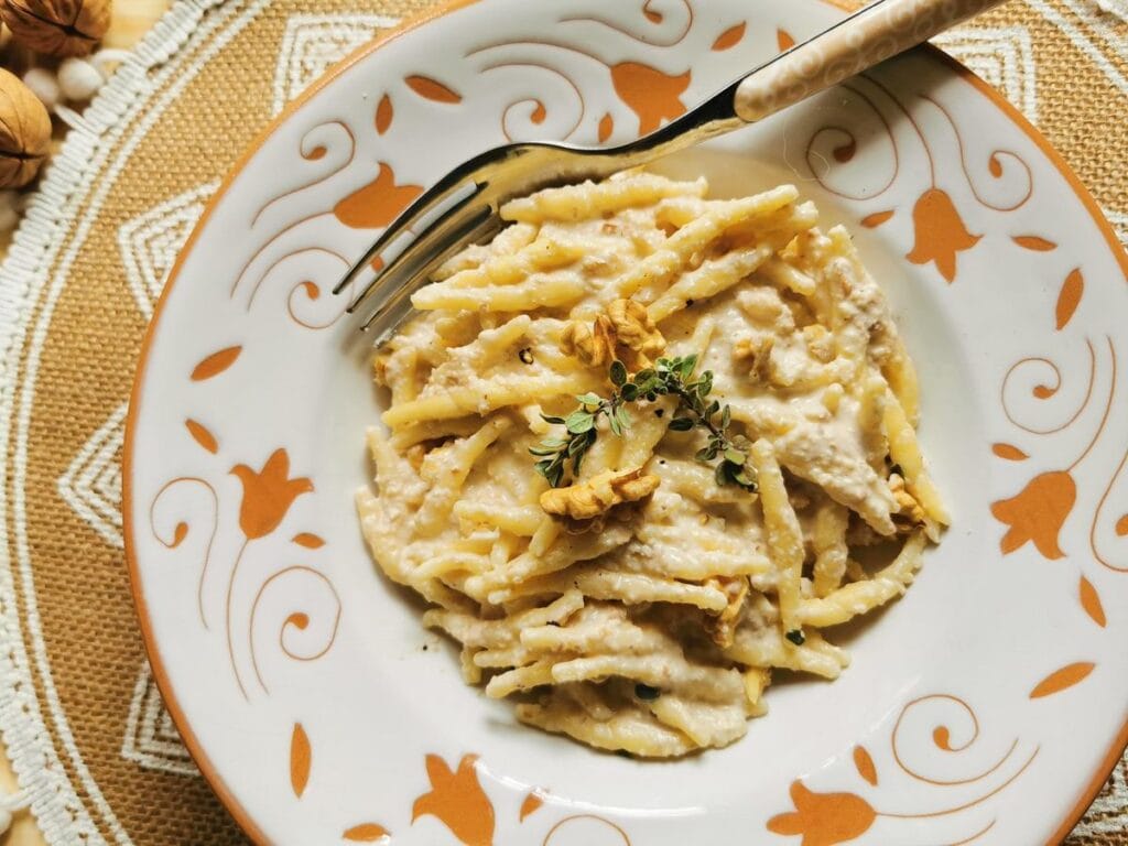 walnut sauce pasta recipe from Liguria