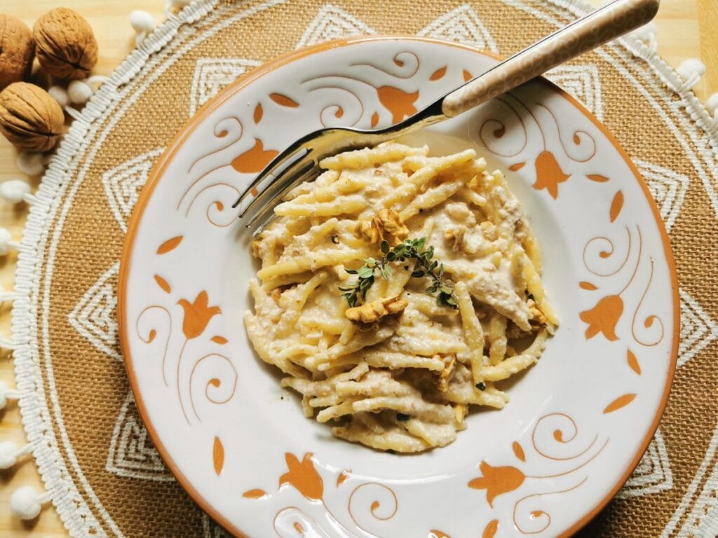 Walnut sauce pasta recipe from Liguria