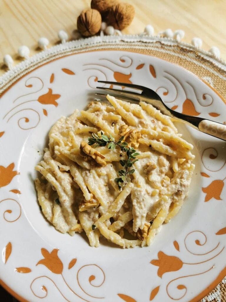 Walnut sauce pasta recipe from Liguria