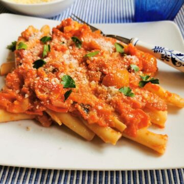 ziti pasta with Italian lardo ziti lardiati