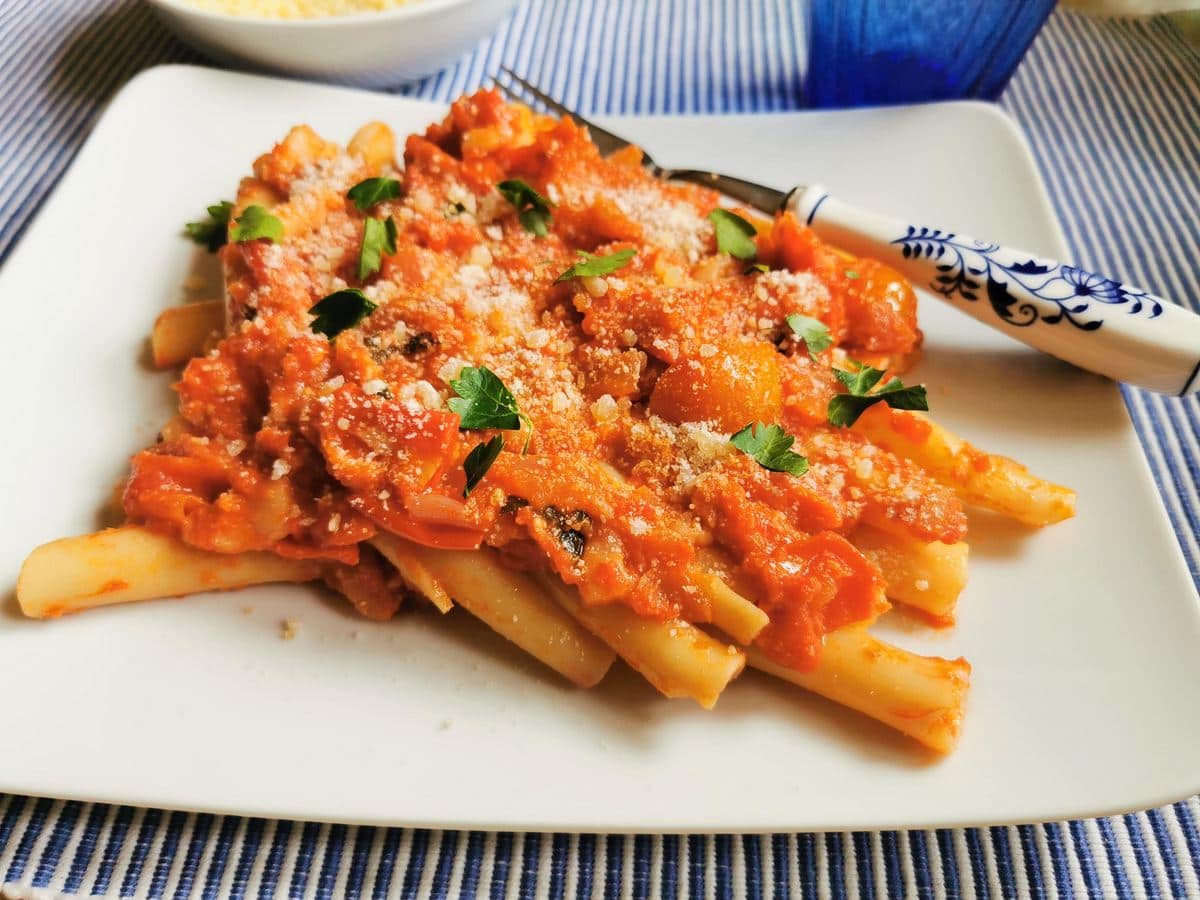 ziti-pasta-with-italian-lardo-ziti-lardiati from Naples