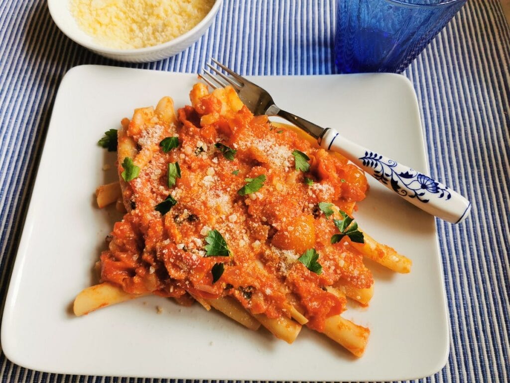 ziti pasta with Italian lardo ziti lardiati